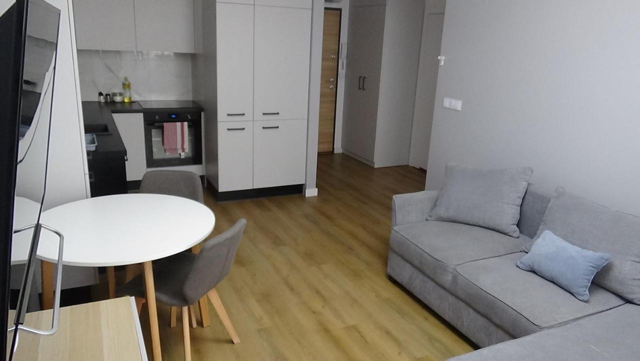 Esperion 7 Days Lägenhet Warszawa Exteriör bild